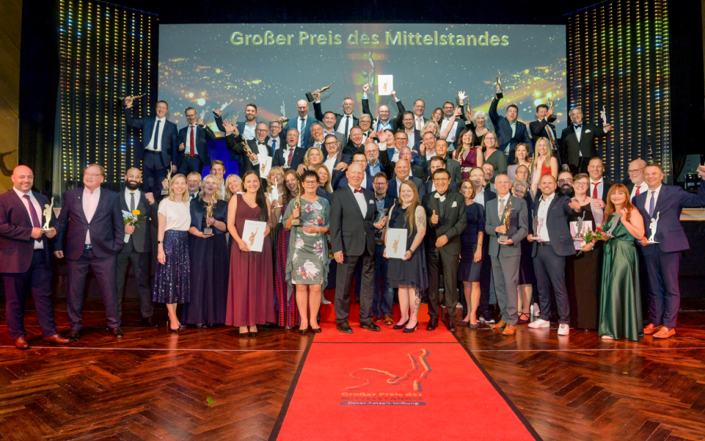 Bild Gruppenbild Preisträger des Mittelstandspreises 2025