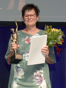 Bild Carmen Cygan mit dem Mittelstandspreis 2025